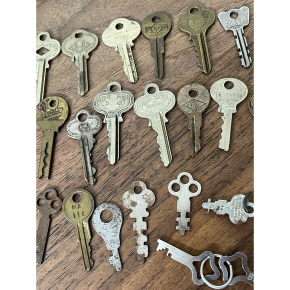 OLD VTG Photo Art JEWELRY STEAMPUNK Corbin Star Cole Hudson Russwin Yale KEY LOT - Picture 4 of 8